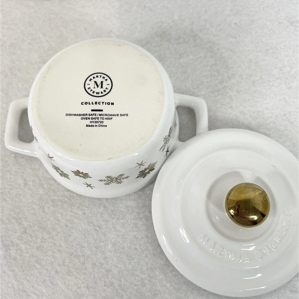 Martha Stewart Mini Holiday Cocottes 7.35 ounces White And Gold Snowflakes